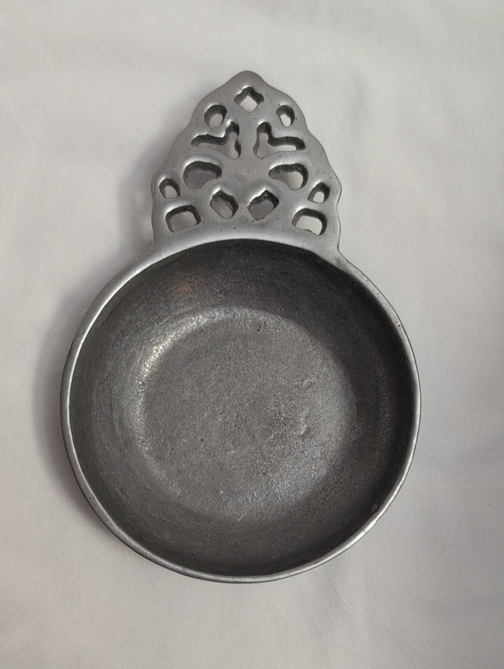 Pewter "Plough Tavern"(Wilton)